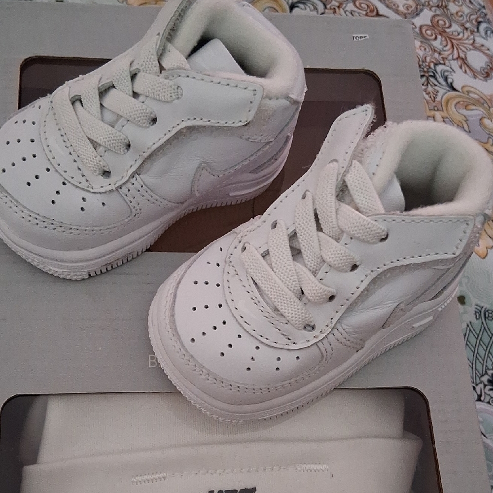 Nike Baby Force XXV White Sneakers 1c With Cap - Picture 4 of 8